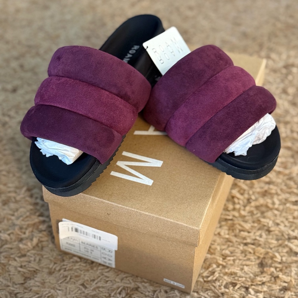 ROAM Suede Puffy Women's Sandals in Berries